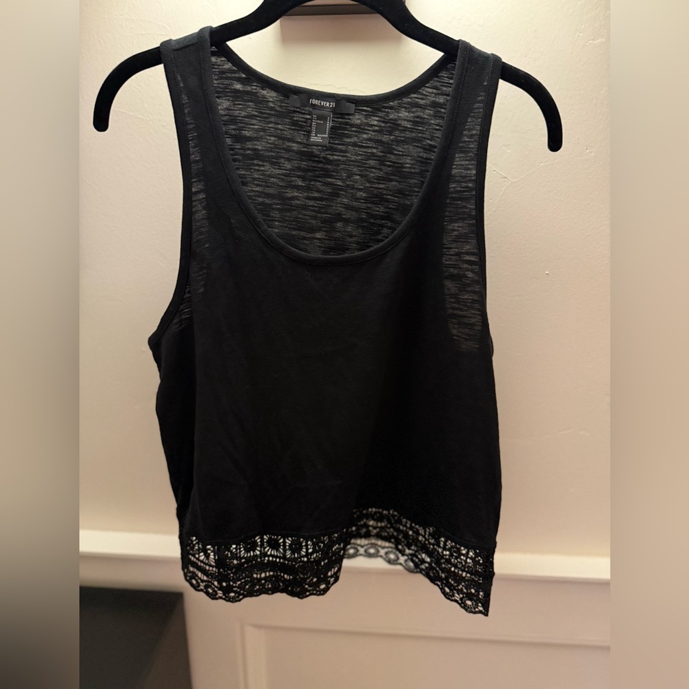 Forever 21 Black Sleeveless Crop‎ Tank Top